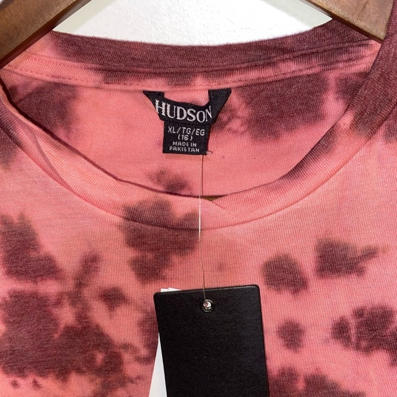 Hudson Jeans shoulder pad t-shirt in Cabernet tie dye - NWT - Picture 2 of 2